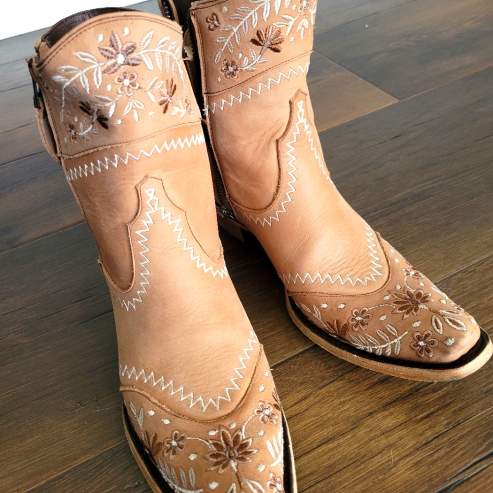 Lane Boots size 8